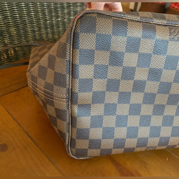 LOUIS VUITTON NEVERFULL GM
Damier Ebene - Picture 6 of 11